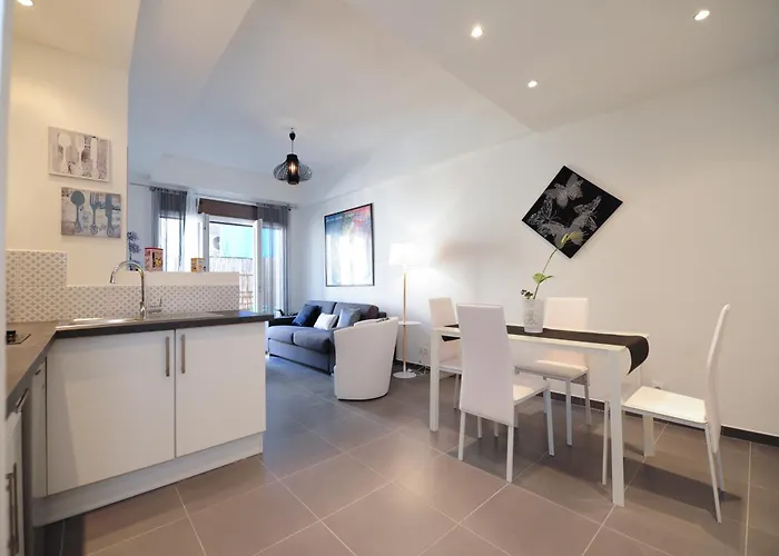 Imperazur Five Stars House نيس