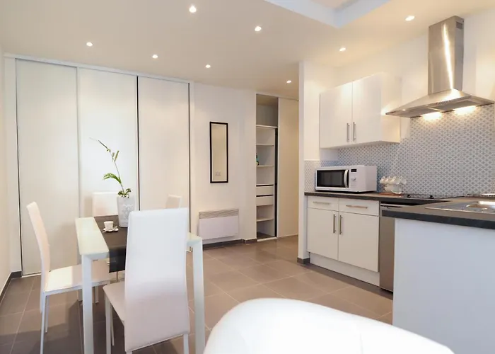 Imperazur Five Stars House شقة